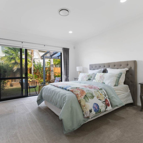 13695261058160164335